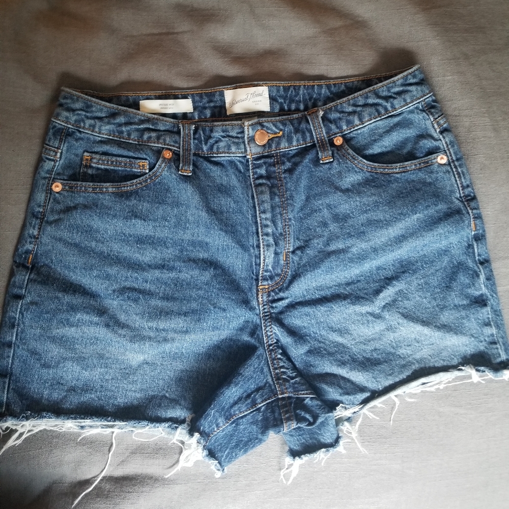 Universal Thread midi shorts